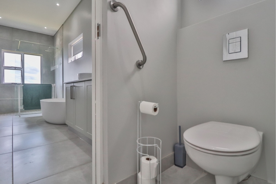 4 Bedroom Property for Sale in Moquini Coastal Estate Western Cape